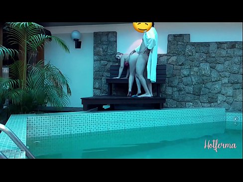 ❤️ Il capo invita la cameriera alla piscina, ma non poteva resistere a un caldo ❤️❌ Porno russoal it.123sex.ru ❌️
