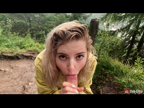 ❤️ Ragazza ingoia lo sperma dopo un pompino in pubblico - Eva Elfi ❤️❌ Porno russoal it.123sex.ru ❌️
