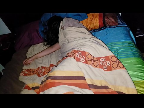❤️ Figliastro che rimprovera la sua giovane matrigna mentre lei dorme ❤️❌ Porno russoal it.123sex.ru ❌️